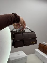 Çantë Jacquemus për Elegancë dhe Stil - Çanta