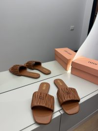 Shapka Miu Miu për Femra në stil elegant