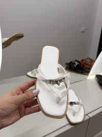 Shapka Hermes për Femra - Elegancë dhe Komoditet - Shapka