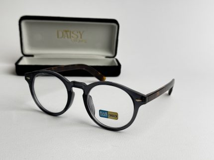 Syze Qetesuese Blue Control glasses with case, stylish blue light protection.