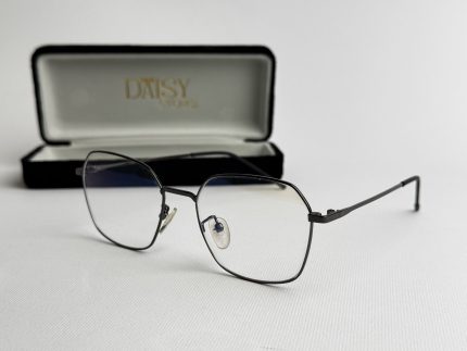 Syze Qetesuese Blue Control glasses with case, stylish protection.