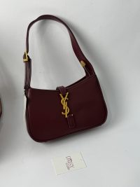 Çanta Femrash YSL Hobo, burgundy leather with gold logo, elegant design.