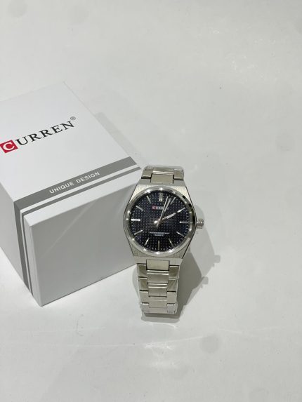 Curren Ora Dial e Zezë Argjend watch with box on display.