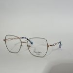 Elegant women's optical frames with stylish design and comfort.
