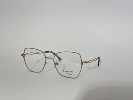 Elegant women's optical frames with stylish design and comfort.