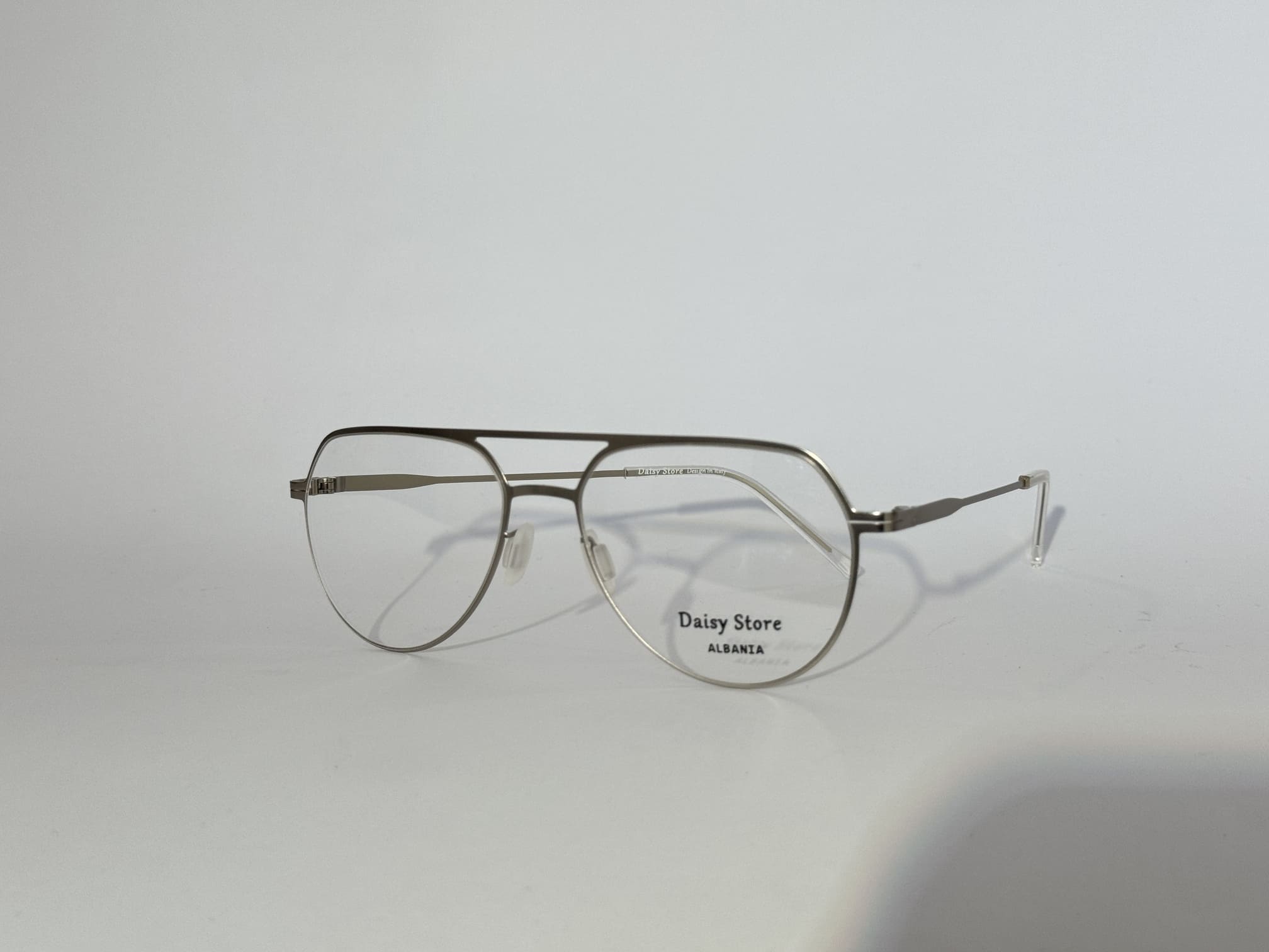 ds-syze-optike-23-kryesore Men's optical glasses with sleek metal frame, stylish and protective.