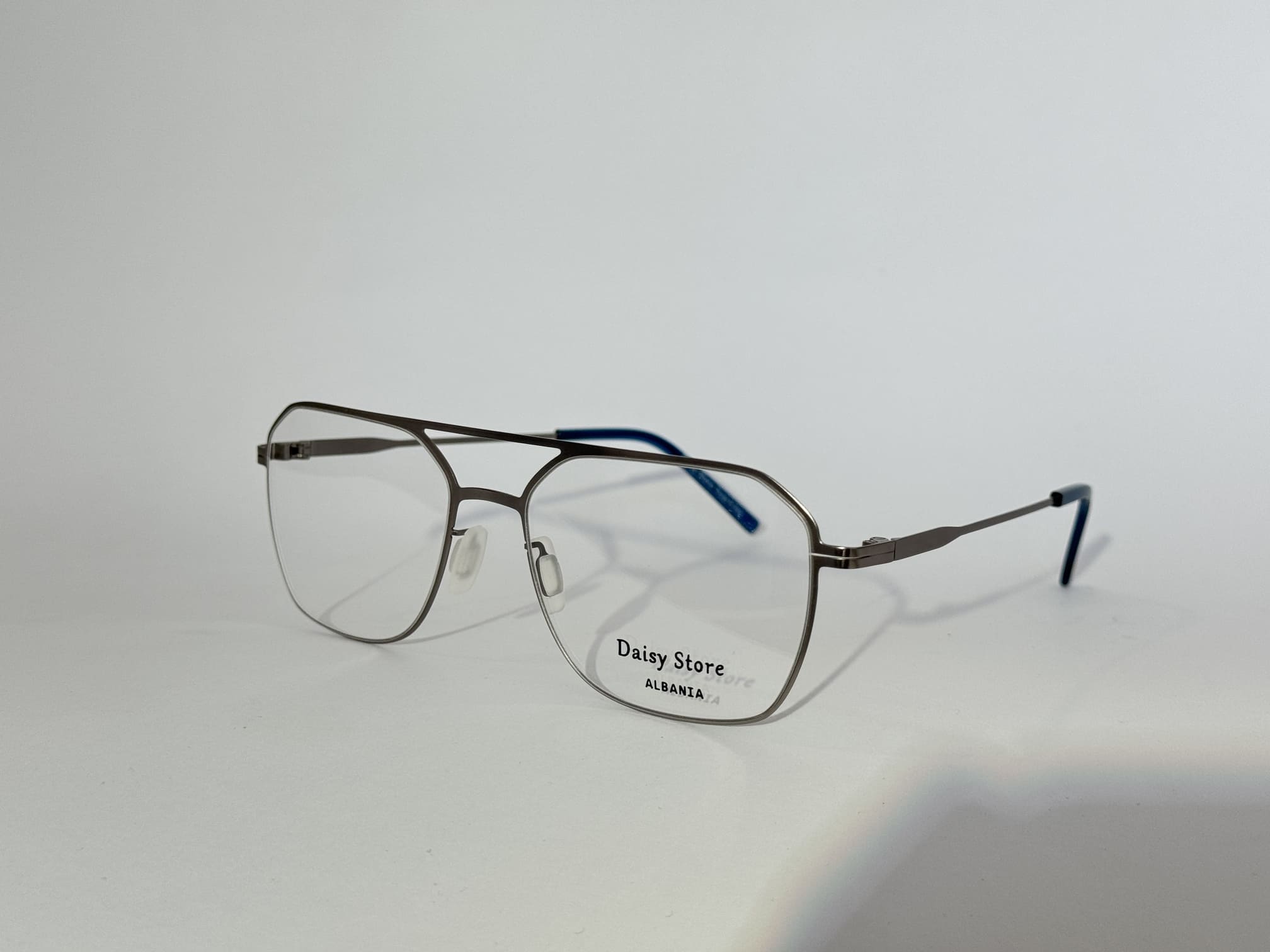ds-syze-optike-40-kryesore Syze Optike Daisy për Meshkuj, kornizë metalike elegante për burra.