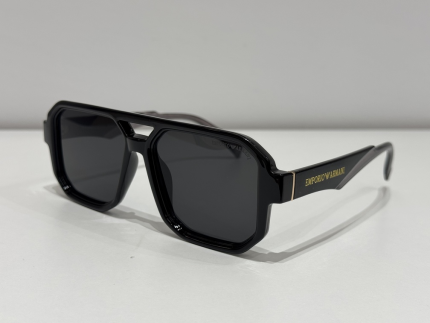 Syze Dielli Emporio Armani me dizajn elegant dhe mbrojtje UV.