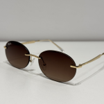 Syze dielli Ray-Ban me dizajn modern dhe mbrojtje UV.