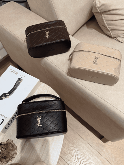 YSL vanity case, çanta elegante për femra, dizajn i rafinuar.