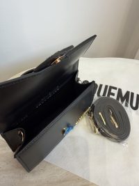 Çanta Mini Jacquemus Le Bambino bag open with strap and packaging.