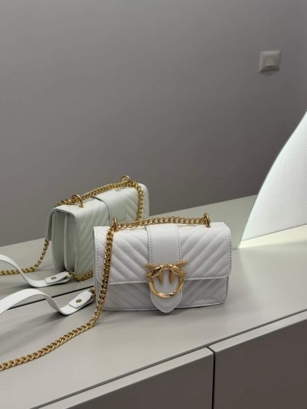 Pinko Love Bag e bardhë chevron with gold chain and logo.