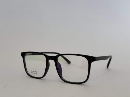 Skelete Optike Daisy Store black eyeglasses, stylish and comfortable design.