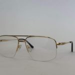 Skelete Optike Daisy Store gold-rimmed eyeglasses, stylish and comfortable.