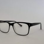Skelete Optike për Meshkuj, black rectangular eyeglasses for men.