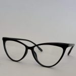 Skelete Optike Daisy cat-eye glasses, black frame, stylish and comfortable.