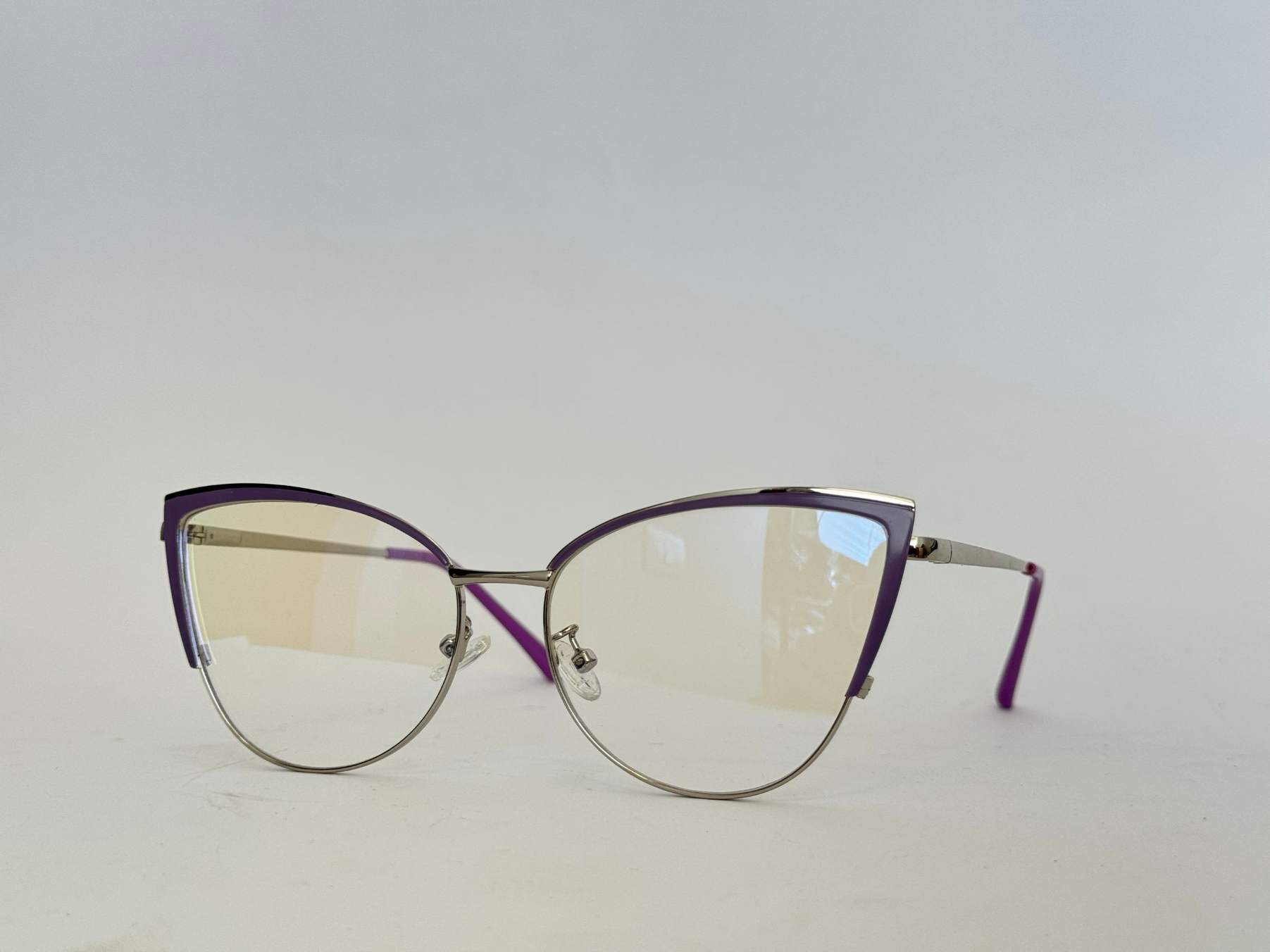 ds-syze-optike-127-kryesore Stylish purple cat-eye glasses with metal frame, Skelete Optike Daisy Store.